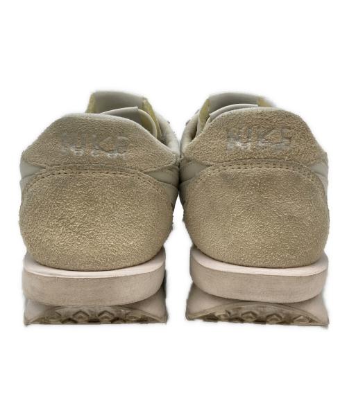 NIKE（ナイキ）NIKE (ナイキ) スニーカー ホワイト サイズ:US9.5の古着・服飾アイテム