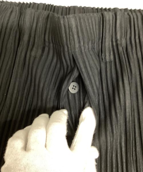 HOMME PLISSE ISSEY MIYAKE（オム プリッセ イッセイ ミヤケ）HOMME PLISSE ISSEY MIYAKE (オム プリッセ イッセイ ミヤケ) テーラードパンツ ブラック サイズ:3の古着・服飾アイテム