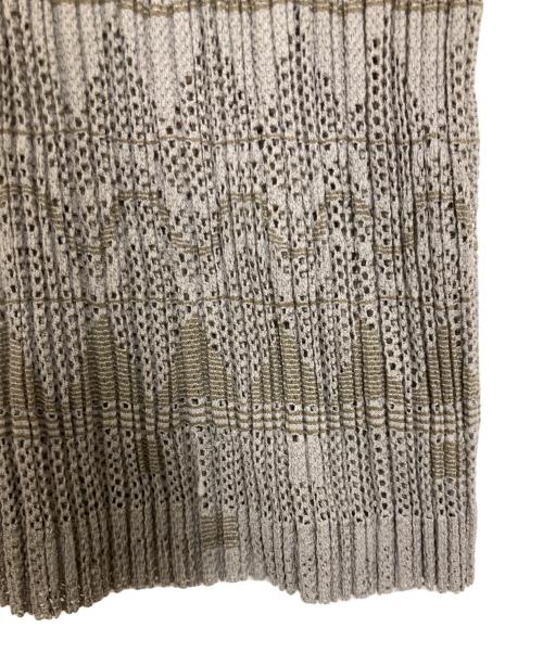 PLEATS PLEASE（プリーツプリーズ）PLEATS PLEASE (プリーツプリーズ) ノースリーブプリーツカットソー グレー×ベージュ サイズ:3の古着・服飾アイテム