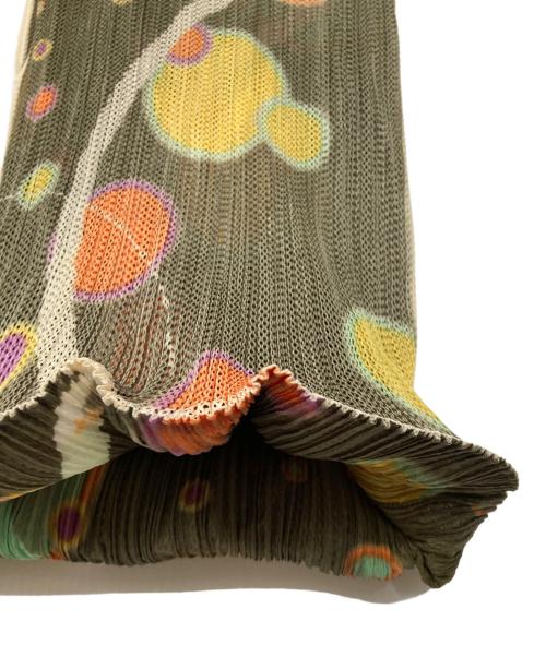 PLEATS PLEASE（プリーツプリーズ）PLEATS PLEASE (プリーツプリーズ) メッシュレイヤードグラフィックワンピース グリーン×マルチカラー サイズ:不明の古着・服飾アイテム