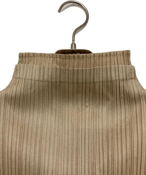 PLEATS PLEASE（プリーツプリーズ）PLEATS PLEASE (プリーツプリーズ) S/S ハイネックプリーツカットソー ベージュ サイズ:3の古着・服飾アイテム