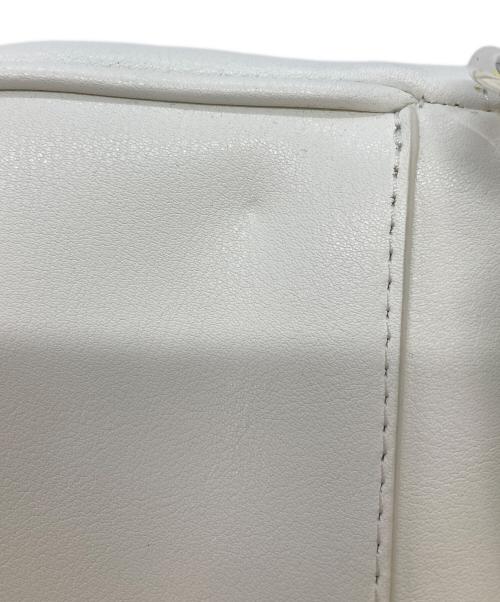 MARC JACOBS（マークジェイコブス）MARC JACOBS (マークジェイコブス) ショルダーバッグ ホワイトの古着・服飾アイテム