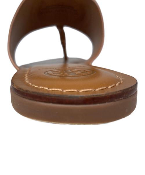 TORY BURCH（トリーバーチ）TORY BURCH (トリーバーチ) BENTON BAND FLAT SANDAL ブラウン サイズ:25の古着・服飾アイテム