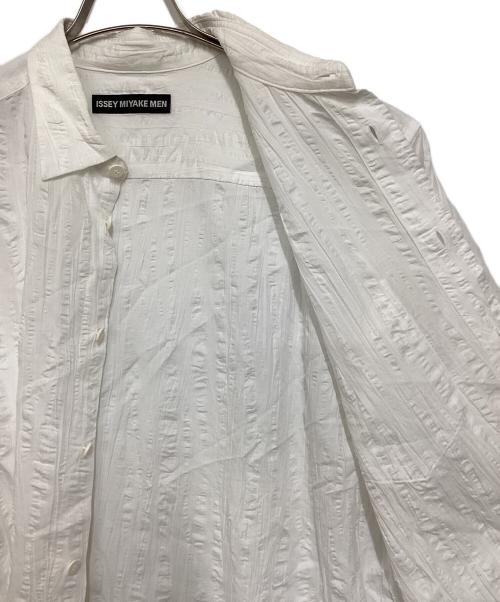 ISSEY MIYAKE MEN（イッセイミヤケメン）ISSEY MIYAKE MEN (イッセイミヤケメン) シワ加工シャツ ホワイト サイズ:2の古着・服飾アイテム