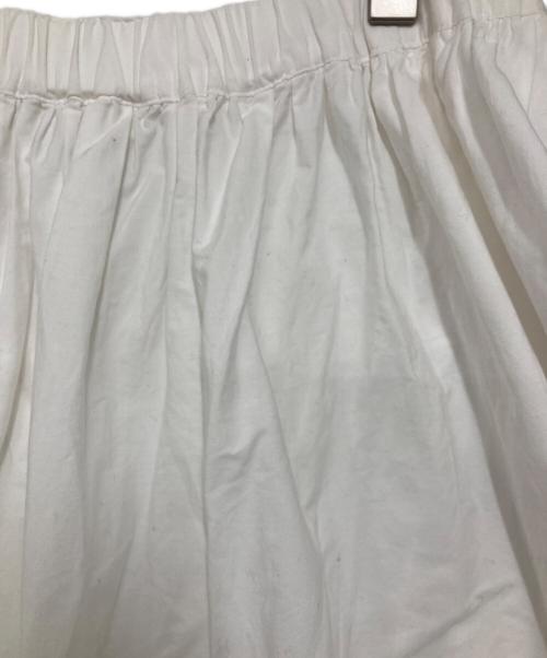 COMME des GARCONS COMME des GARCONS（コムデギャルソン コムデギャルソン）COMME des GARCONS COMME des GARCONS (コムデギャルソン コムデギャルソン) 刺繍デザインスカート ホワイト サイズ:Ｓの古着・服飾アイテム