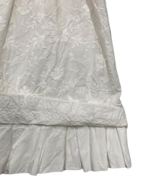 COMME des GARCONS COMME des GARCONS（コムデギャルソン コムデギャルソン）COMME des GARCONS COMME des GARCONS (コムデギャルソン コムデギャルソン) 刺繍デザインスカート ホワイト サイズ:Ｓの古着・服飾アイテム