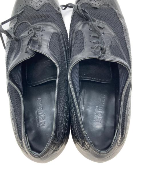 ALEXANDER McQUEEN（アレキサンダーマックイーン）ALEXANDER McQUEEN (アレキサンダーマックイーン) メッシュ切替ウィングチップシューズ ブラック サイズ:SIZE43の古着・服飾アイテム