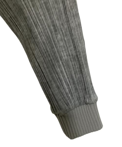 PLEATS PLEASE（プリーツプリーズ）PLEATS PLEASE (プリーツプリーズ) プリーツブルゾン グレー サイズ:4の古着・服飾アイテム