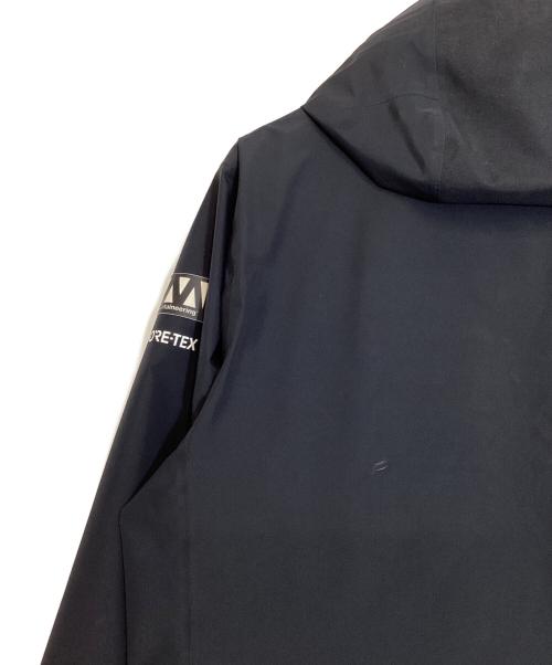 WHITE MOUNTAINEERING（ホワイトマウンテ二アニング）WHITE MOUNTAINEERING (ホワイトマウンテ二アニング) マウンテンパーカー ブラック サイズ:2の古着・服飾アイテム