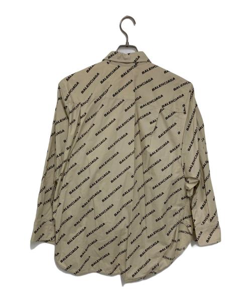 BALENCIAGA（バレンシアガ）BALENCIAGA (バレンシアガ) Year of the tiger Typo Twisted Swing Shirt ベージュ サイズ:34の古着・服飾アイテム