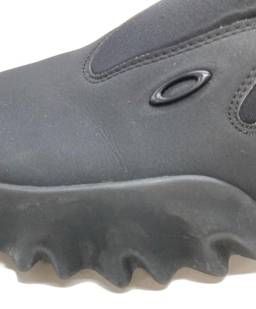 COMME des GARCONS JUNYA WATANABE MAN（コム デ ギャルソン ジュンヤ ワタナベ マン）COMME des GARCONS JUNYA WATANABE MAN (コム デ ギャルソン ジュンヤ ワタナベ マン) OAKLEY (オークリー) コラボシューズ ブラック サイズ:27㎝の古着・服飾アイテム