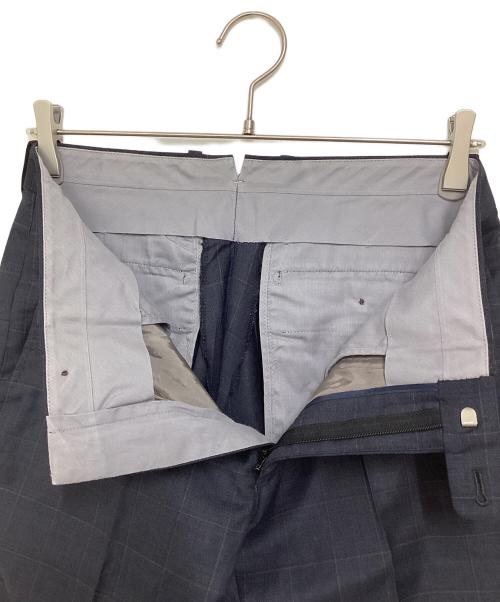 azabu tailor（アザブテーラー）azabu tailor (アザブテーラー) LORO PIANA (ロロピアーナ) 段返り3B セットアップスーツ ネイビー サイズ:42Aの古着・服飾アイテム
