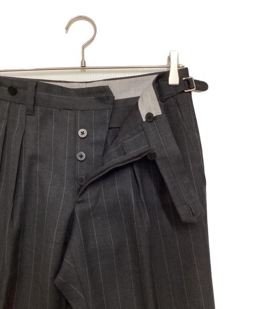 IGARASHI TROUSERS（イガラシ トラウザーズ）IGARASHI TROUSERS (イガラシ トラウザーズ) BEAMS F (ビームスエフ) スラックス グレー サイズ:不明の古着・服飾アイテム