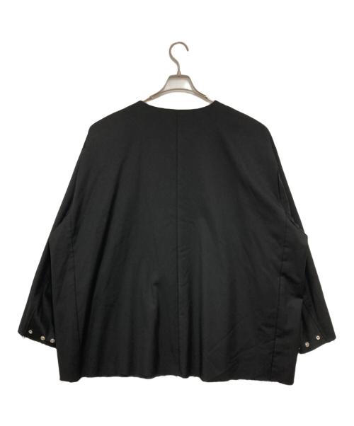ISSUE THINGS（イシューシングス）ISSUE THINGS (イシューシングス) ノーカラータックスリーブジャケット ブラック サイズ:freeの古着・服飾アイテム