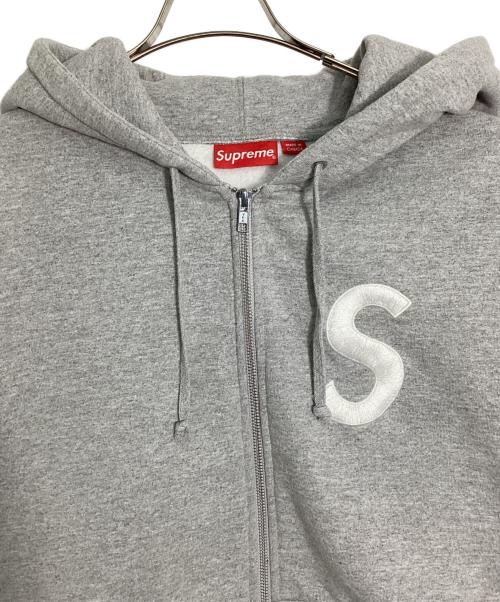 SUPREME（シュプリーム）SUPREME (シュプリーム) s logo hooded sweatshirt/ロゴフーデッドパーカー グレー サイズ:Lの古着・服飾アイテム