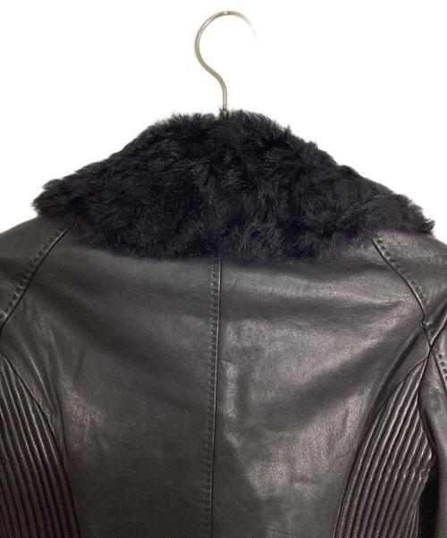 ALEXANDER McQUEEN（アレキサンダーマックイーン）ALEXANDER McQUEEN (アレキサンダーマックイーン) 襟ファーダブルライダースジャケット ブラック サイズ:38の古着・服飾アイテム