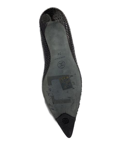CHANEL（シャネル）CHANEL (シャネル) ココマーク ポインテッドトゥ パイソンレザー パンプス ブラック サイズ:39の古着・服飾アイテム