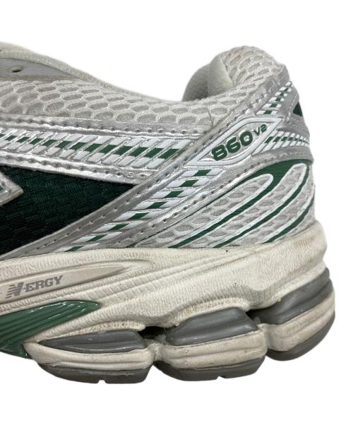 NEW BALANCE（ニューバランス）NEW BALANCE (ニューバランス) 860 ローカットスニーカー グレー×グリーン サイズ:US11の古着・服飾アイテム