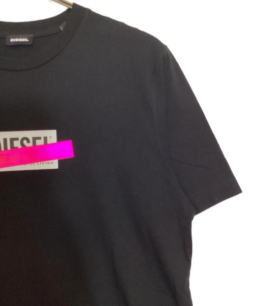 DIESEL（ディーゼル）DIESEL (ディーゼル) リフレクターロゴプリントTシャツ ブラック サイズ:Ｍの古着・服飾アイテム