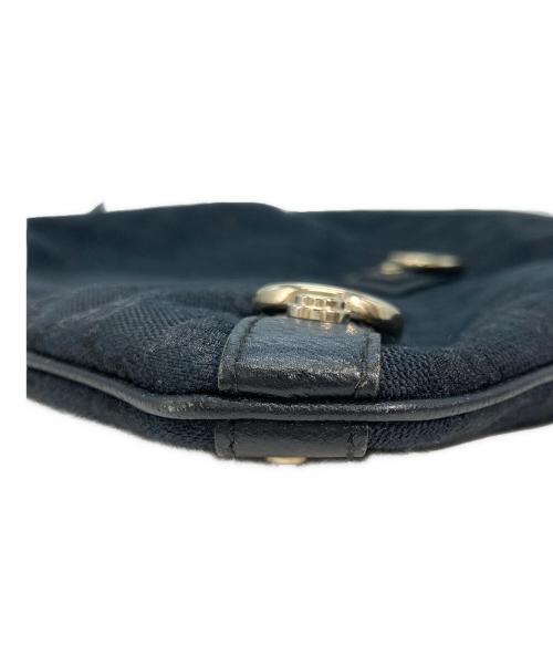 GUCCI（グッチ）GUCCI (グッチ) GGキャンバスショルダーバッグ ブラックの古着・服飾アイテム