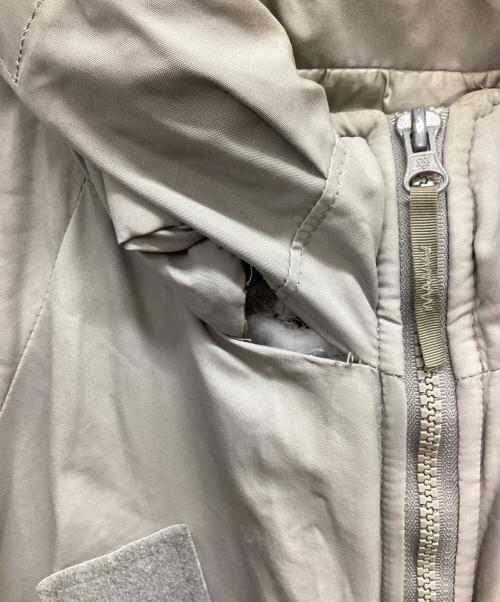US ARMY（ユーエスアーミー）US ARMY (ユーエスアーミー) ECWCS GEN3 LEVEL7 JACKET グレー サイズ:Ｍの古着・服飾アイテム