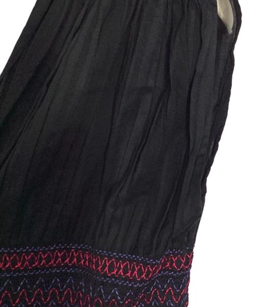 sara mallika（サラマリカ）sara mallika (サラマリカ) COTTON SMOCKING VNECK TOP/コットン スモッキング ブイネック トップ ブラック サイズ:free 未使用品の古着・服飾アイテム
