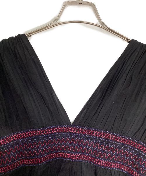 sara mallika（サラマリカ）sara mallika (サラマリカ) COTTON SMOCKING VNECK TOP/コットン スモッキング ブイネック トップ ブラック サイズ:free 未使用品の古着・服飾アイテム