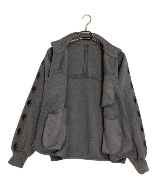 UNDERCOVER（アンダーカバー）UNDERCOVER (アンダーカバー) ポリエステルダブルニット トラックジャケット グレー サイズ:3の古着・服飾アイテム