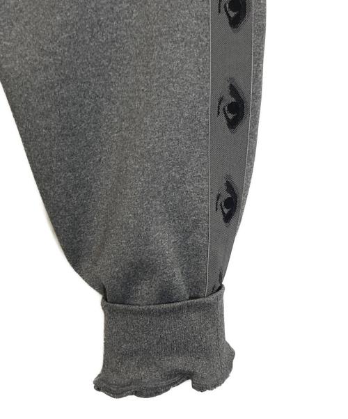 UNDERCOVER（アンダーカバー）UNDERCOVER (アンダーカバー) ポリエステルダブルニット トラックパンツ グレー サイズ:3 未使用品の古着・服飾アイテム