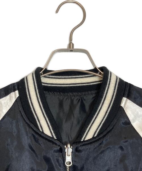 AVIREX（アヴィレックス）AVIREX (アヴィレックス) リバーシブルサテンスカジャン ホワイト×ブラック サイズ:Ｍの古着・服飾アイテム