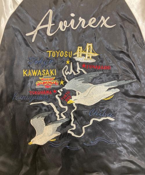 AVIREX（アヴィレックス）AVIREX (アヴィレックス) リバーシブルサテンスカジャン ホワイト×ブラック サイズ:Ｍの古着・服飾アイテム