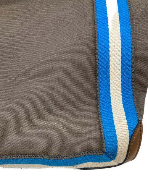 ANYA HINDMARCH（アニヤ・ハインドマーチ）ANYA HINDMARCH (アニヤ・ハインドマーチ) Pont Tote Small Patch Logo in Medium Grey Canbas グレー×ブルーの古着・服飾アイテム