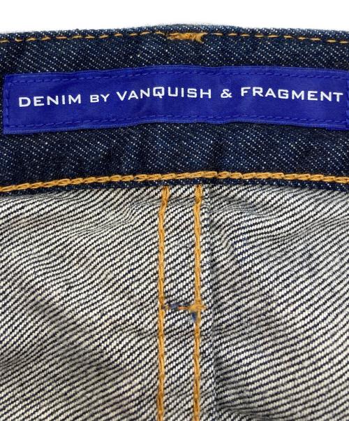 VANQUISH（ヴァンキッシュ）VANQUISH (ヴァンキッシュ) FRAGMENT DESIGN (フラグメントデザイン) デニムパンツ インディゴ サイズ:32の古着・服飾アイテム