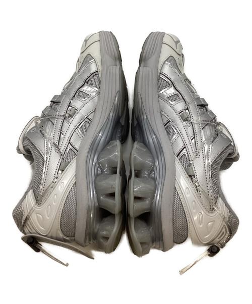 asics（アシックス）asics (アシックス) YOASOBI (ヨアソビ) GEL-KINETIC FLUENT Y ローカットスニーカー/ゲルキネティック フルーエント ワイ シルバー サイズ:28の古着・服飾アイテム