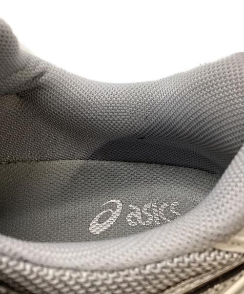 asics（アシックス）asics (アシックス) YOASOBI (ヨアソビ) GEL-KINETIC FLUENT Y ローカットスニーカー/ゲルキネティック フルーエント ワイ シルバー サイズ:28の古着・服飾アイテム
