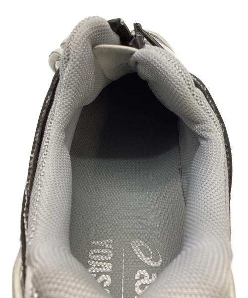 asics（アシックス）asics (アシックス) YOASOBI (ヨアソビ) GEL-KINETIC FLUENT Y ローカットスニーカー/ゲルキネティック フルーエント ワイ シルバー サイズ:28の古着・服飾アイテム