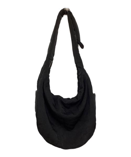 ITTI（イッチ）ITTI (イッチ) ANNIE PUFFER TOWN MOON BAG ブラックの古着・服飾アイテム