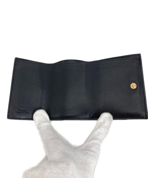 FENDI（フェンディ）FENDI (フェンディ) BAGUETTE MICRO TRIFOLD WALLET ブラックの古着・服飾アイテム