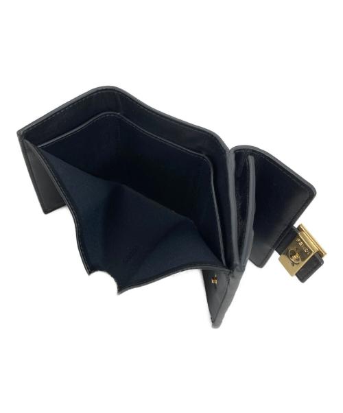 FENDI（フェンディ）FENDI (フェンディ) BAGUETTE MICRO TRIFOLD WALLET ブラックの古着・服飾アイテム
