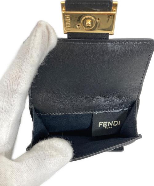 FENDI（フェンディ）FENDI (フェンディ) BAGUETTE MICRO TRIFOLD WALLET ブラックの古着・服飾アイテム