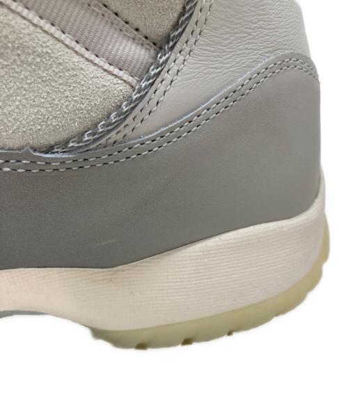 NIKE（ナイキ）NIKE (ナイキ) AIR JORDAN 11 RETRO ハイカットスニーカー グレー×ホワイト サイズ:25.5cmの古着・服飾アイテム