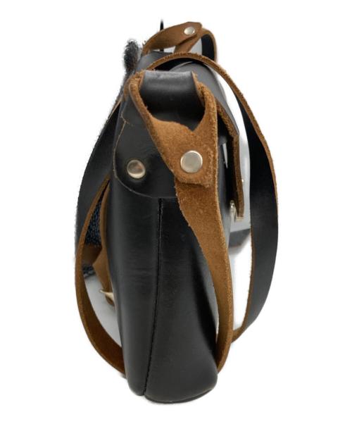 fernand（フェルナンド）fernand (フェルナンド) HORIZONTAL LATCH POUCH ブラックの古着・服飾アイテム