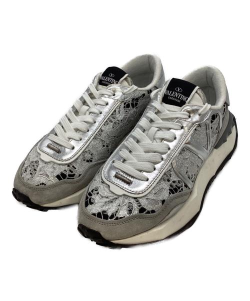 VALENTINO GARAVANI（ヴァレンティノ・ガラヴァーニ）VALENTINO GARAVANI (ヴァレンティノ・ガラヴァーニ) レースランナー シルバー サイズ:37の古着・服飾アイテム