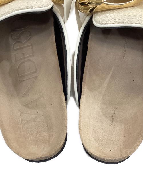 J.W.ANDERSON（ジェイダブリューアンダーソン）J.W.ANDERSON (ジェイダブリューアンダーソン) Chain Loafer ベージュ サイズ:38の古着・服飾アイテム