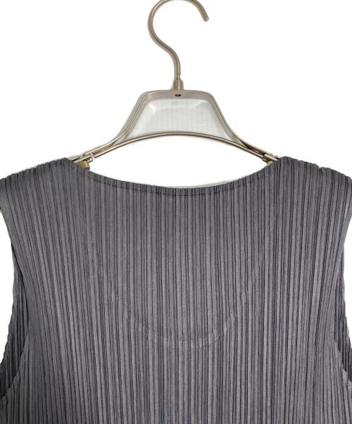 PLEATS PLEASE（プリーツプリーズ）PLEATS PLEASE (プリーツプリーズ) プリーツノースリーブブラウス グレー サイズ:4の古着・服飾アイテム