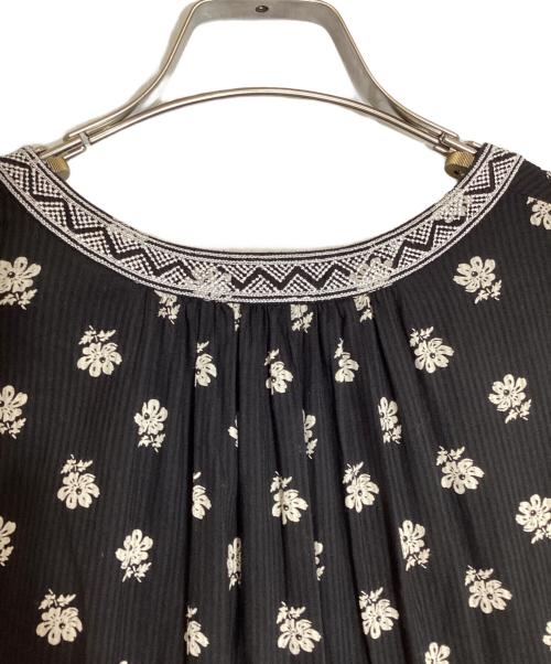 ne quittez pas（ヌキテパ）ne quittez pas (ヌキテパ) Dobby Stripe Flower Print Sleeveless Dress ブラック サイズ:Mの古着・服飾アイテム
