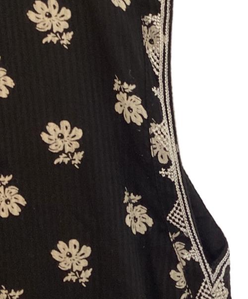 ne quittez pas（ヌキテパ）ne quittez pas (ヌキテパ) Dobby Stripe Flower Print Sleeveless Dress ブラック サイズ:Mの古着・服飾アイテム