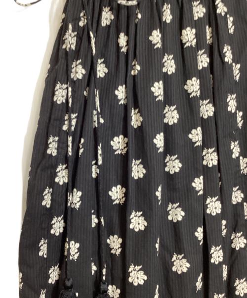 ne quittez pas（ヌキテパ）ne quittez pas (ヌキテパ) Dobby Stripe Flower Print Sleeveless Dress ブラック サイズ:Mの古着・服飾アイテム