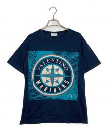 VALENTINO STUDIO×MARINERS（ヴァレンティノ スタジオ×マリナーズ）の古着「球団ロゴプリントTシャツ」｜ネイビー