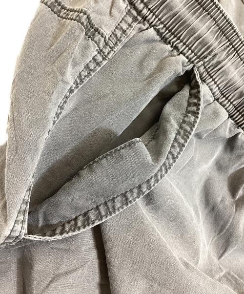 Billabong（ビラボン）Billabong (ビラボン) RHC Ron Herman (アールエイチシー ロンハーマン) ワッペンロゴイージーショーツ グレー サイズ:XLの古着・服飾アイテム